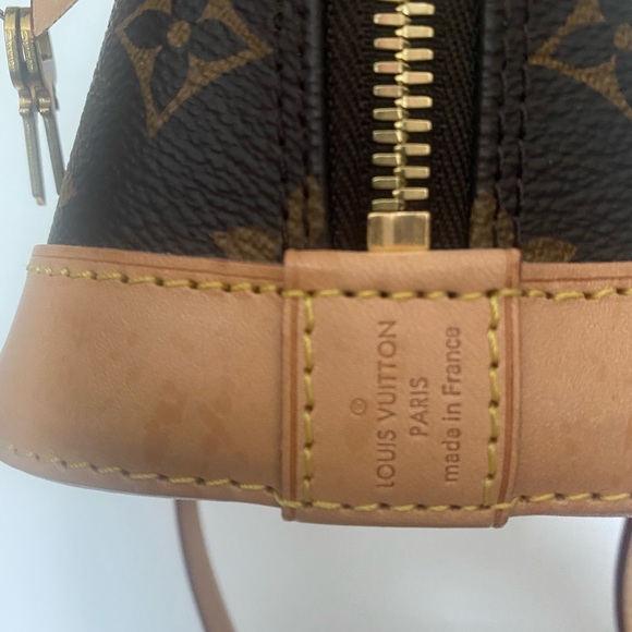 Louis Vuitton Alma BB bag - Picture 4 of 15